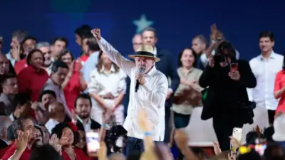 PT oficializa candidatura de Lula à Presidência