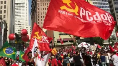 PCdoB oficializa apoio à candidatura de Lula