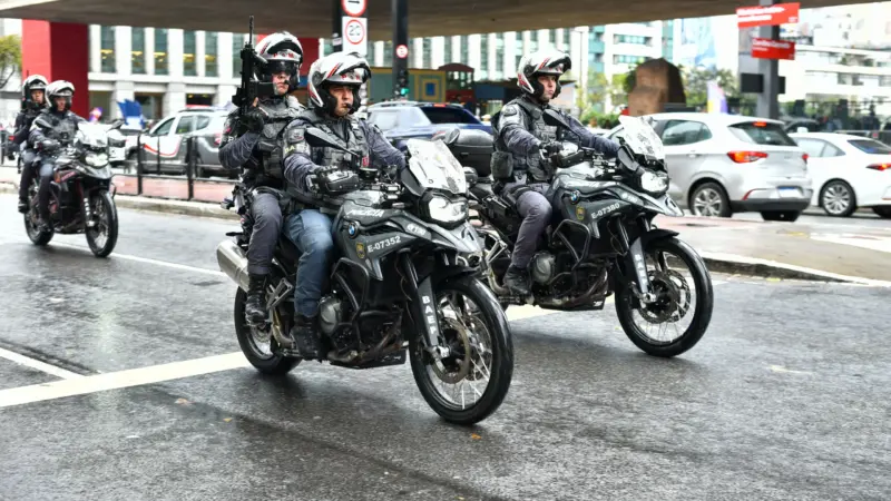 PM prende quatro suspeitos e captura três procurados em operação na zona Sul de SP