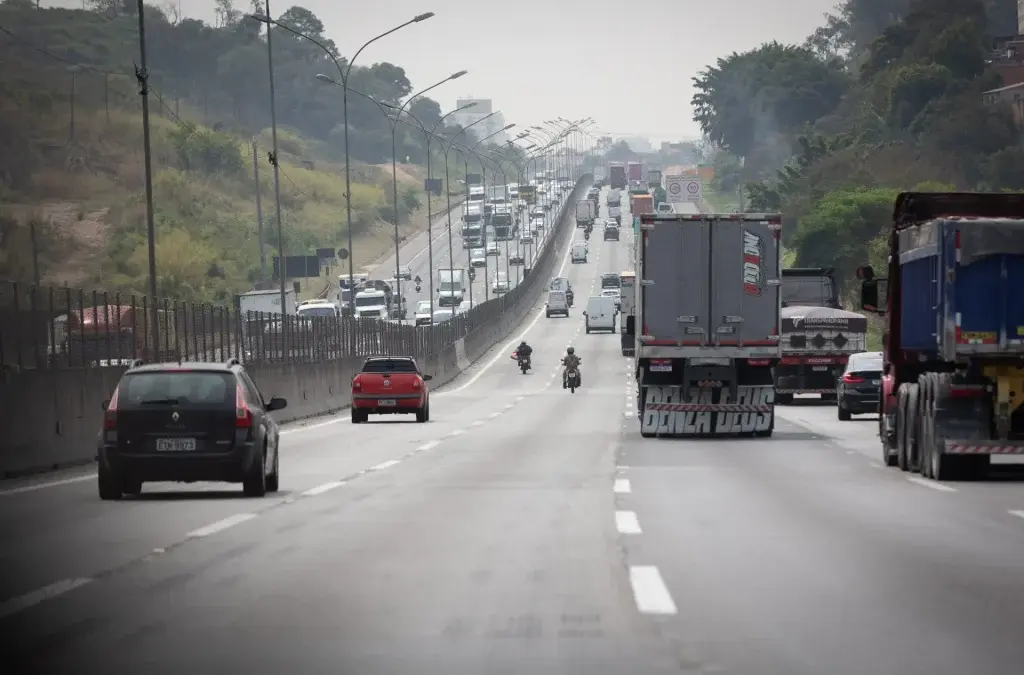 Rodovias concedidas de SP devem receber quase 20 milhões de veículos neste feriado, indica Artesp